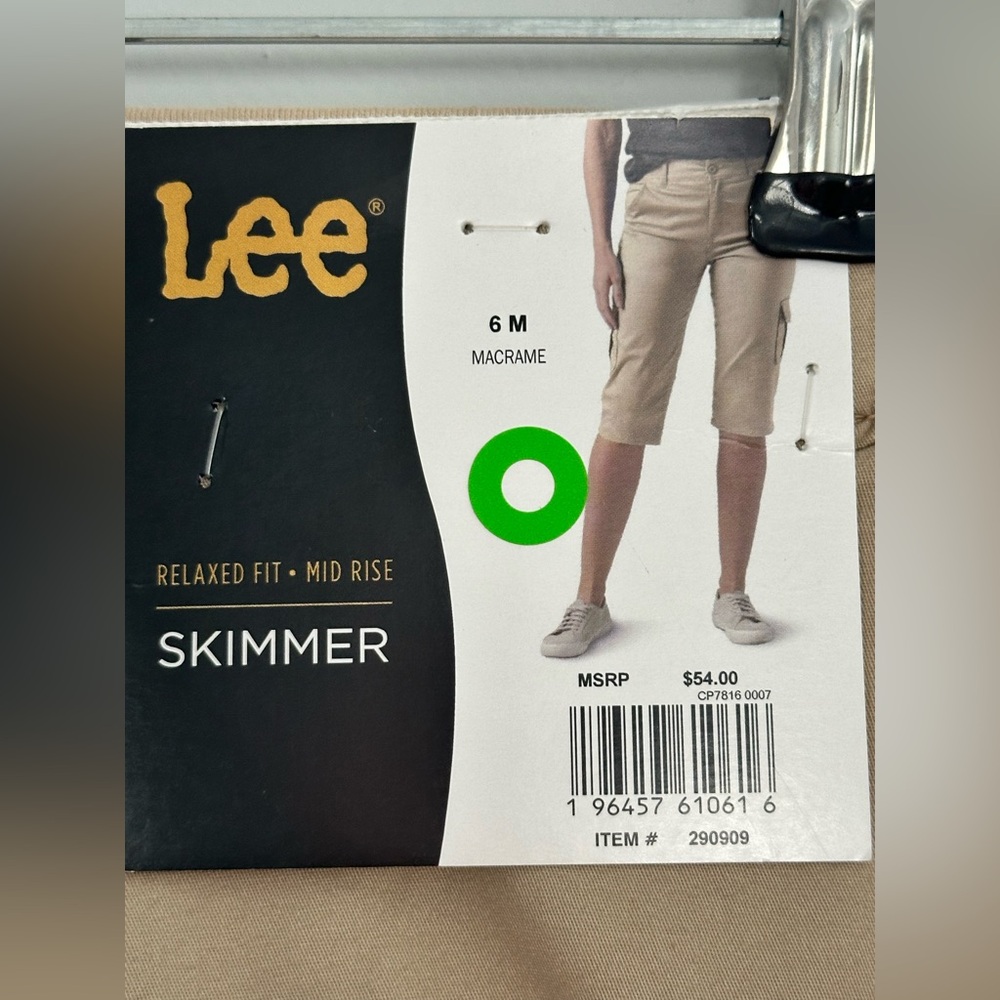 Lee Women’s Relaxed Mid Rise Skimmer Shorts - Size 6 - New With Tags - Picture 3 of 6